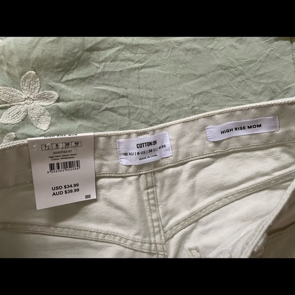 Cotton on High rise mom shorts - Picture 3 of 4